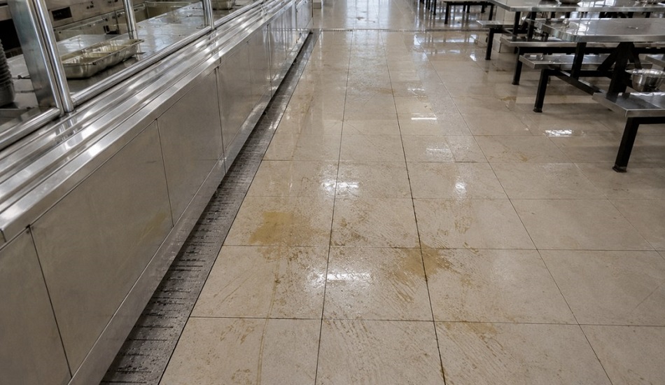 2026 Commercial Kitchen Floor Cleaning Guide: Pick the Right Floor Scrubber to Pass Sanitary Inspections Effortlessly